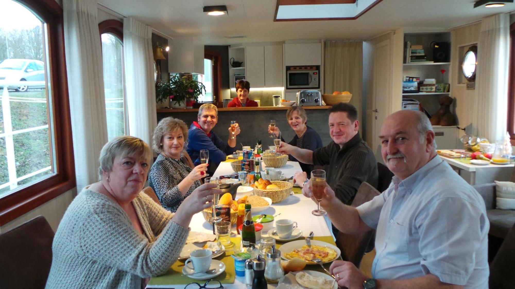 Barge Johanna Bed & Breakfast Brugge